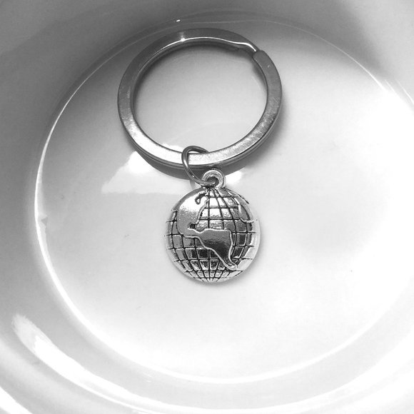 Earth World Planet Travel World Traveller Tourist Naturel Charm Keyring Keychain - Picture 2 of 2